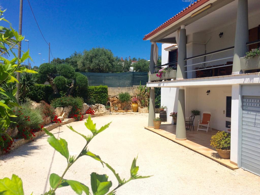 B&B All'Ombra Degli Ulivi Ostuni Bagian luar foto