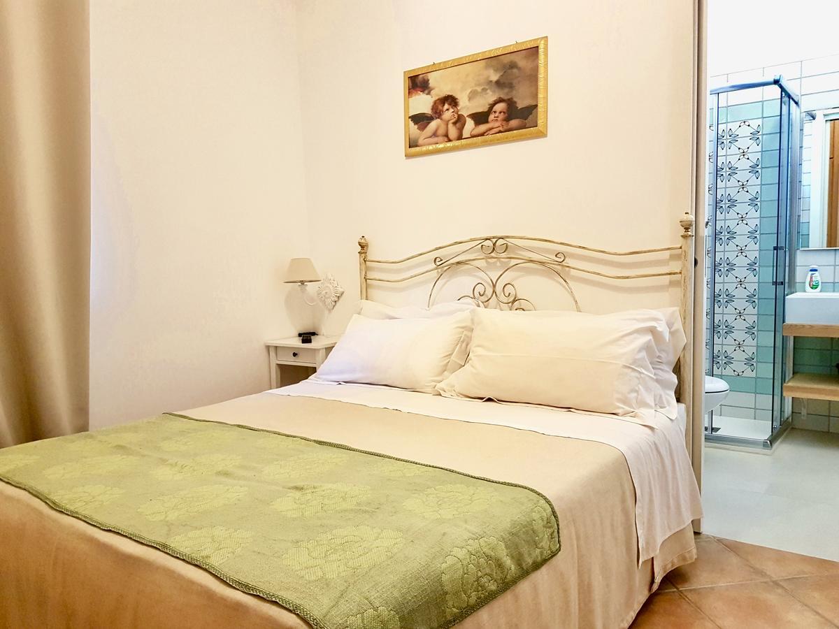 B&B All'Ombra Degli Ulivi Ostuni Bagian luar foto