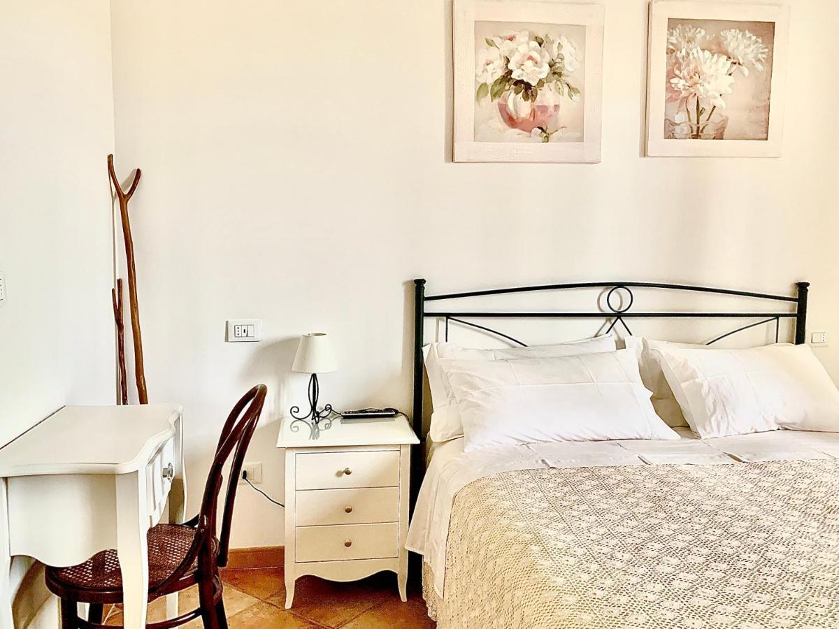 B&B All'Ombra Degli Ulivi Ostuni Bagian luar foto